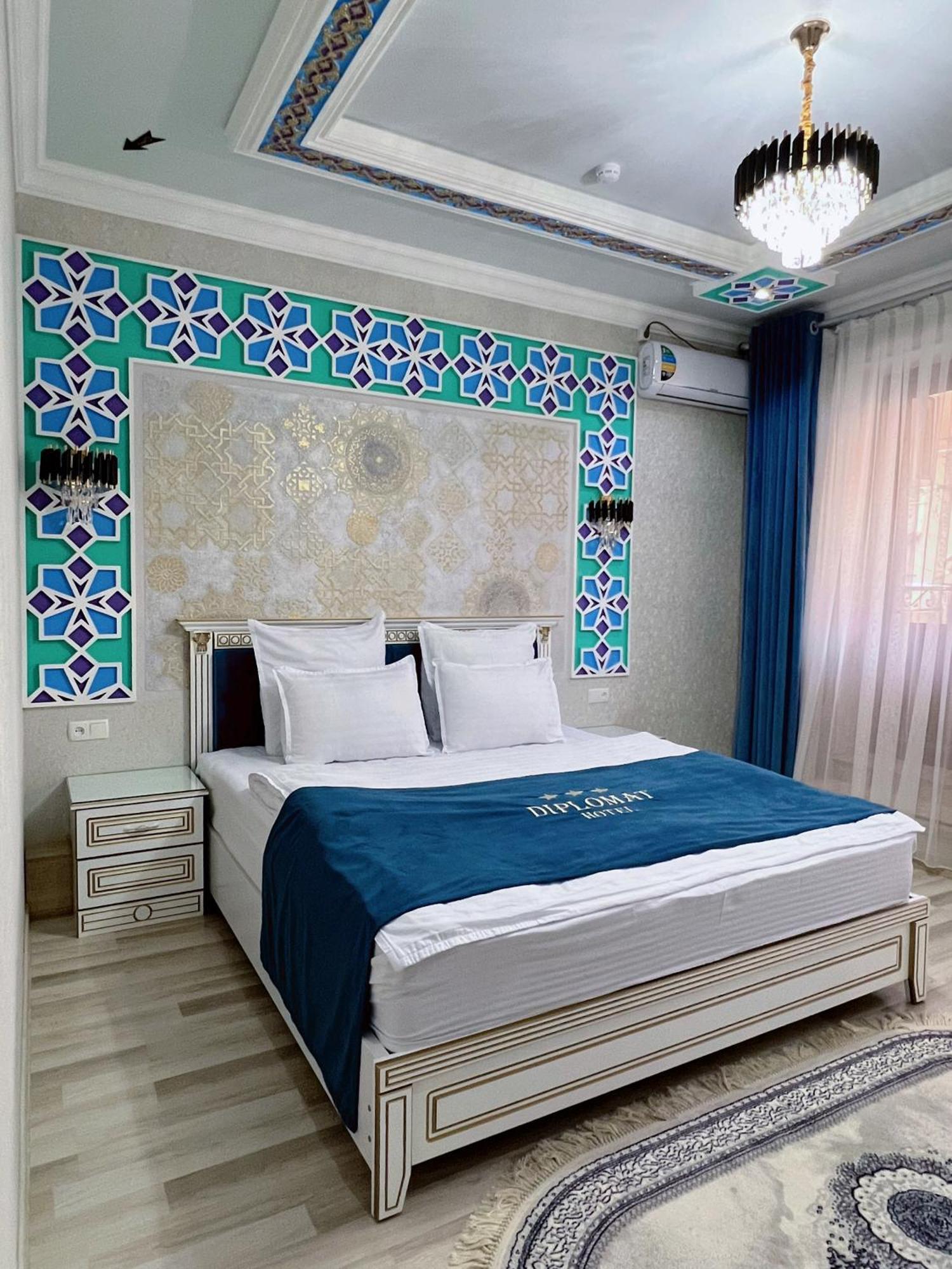 Diplomat Premium Hotell Samarkand Eksteriør bilde